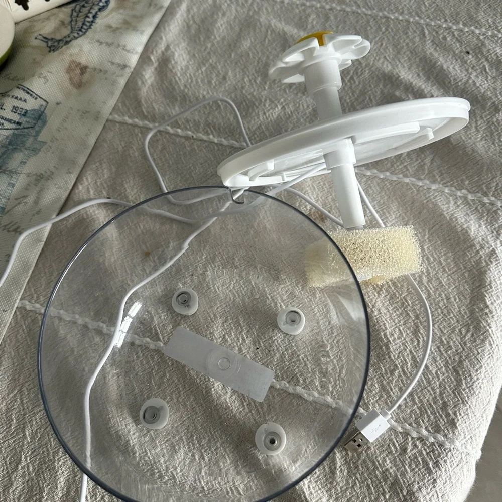 Small White and Yellow Flower pet water feeder